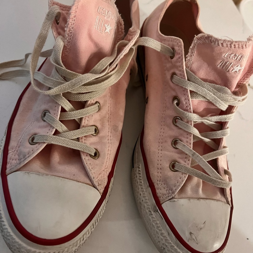 Converse Women's Light Pink Canvas Sneakers
